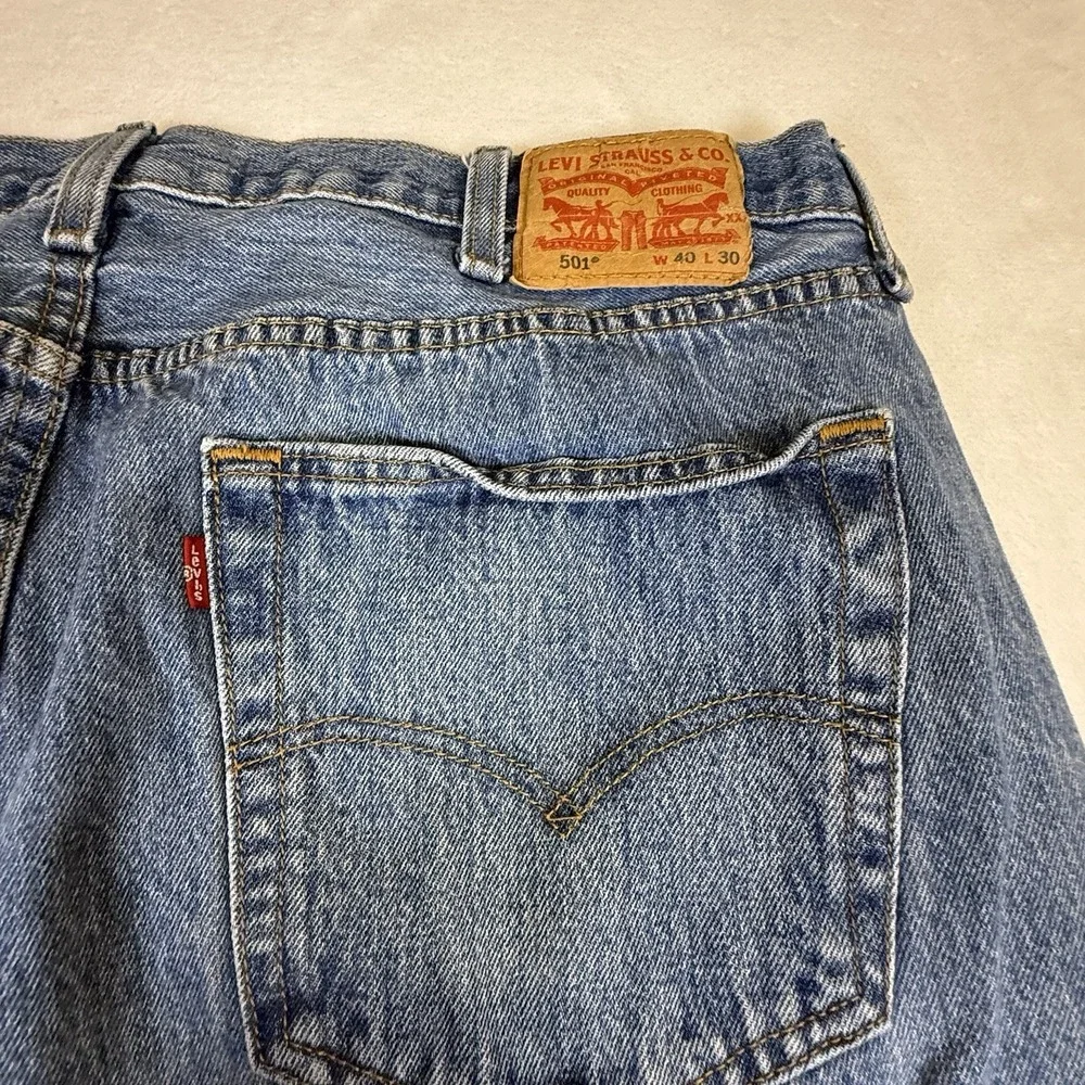 Vintage Levi’s 501 Jeans W40 L30 Light Wash Altered Cropped Wide Leg 00501-0193